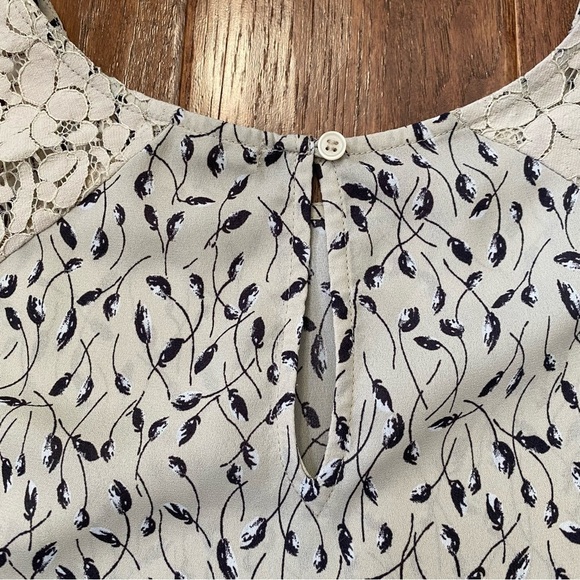 Pleione Floral Blouse Womens Small - Picture 6 of 10